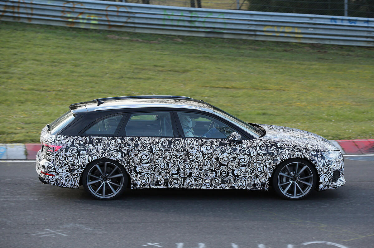 Audi RS4 spy shots