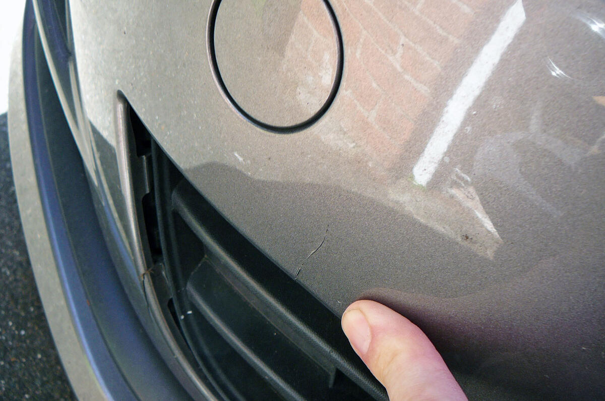 Volkswagen Golf front bumper damage
