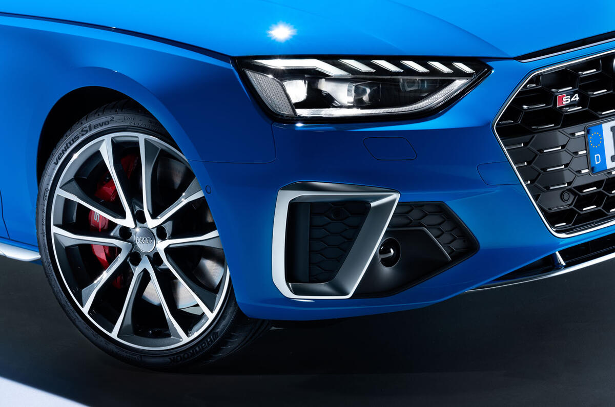 2019 Audi S4 press packet - front corner