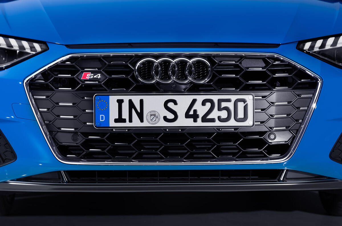 2019 Audi S4 press packet - front