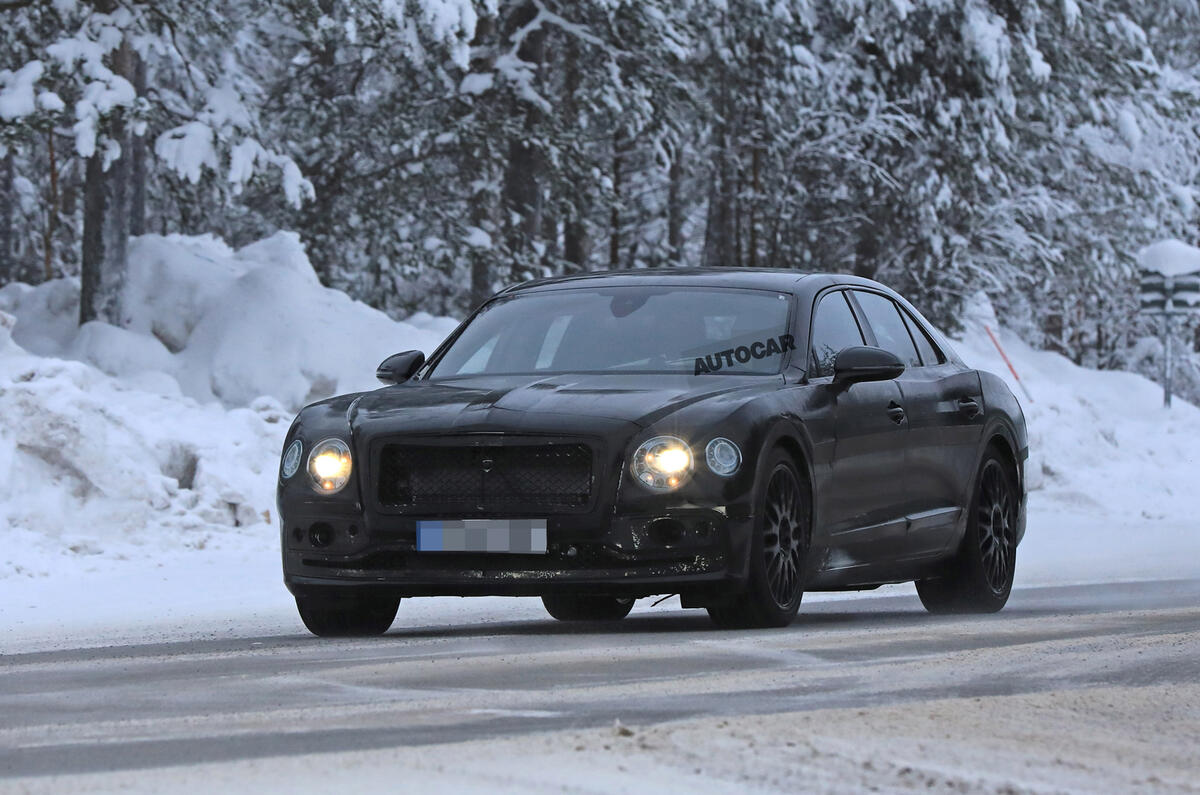 2019 Bentley Flying Spur: larger and more luxurious saloon spotted