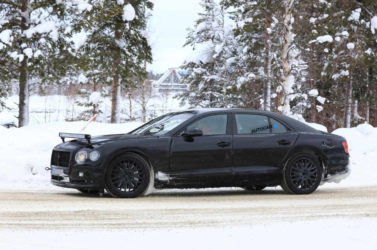 2019 Bentley Flying Spur: larger and more luxurious saloon spotted