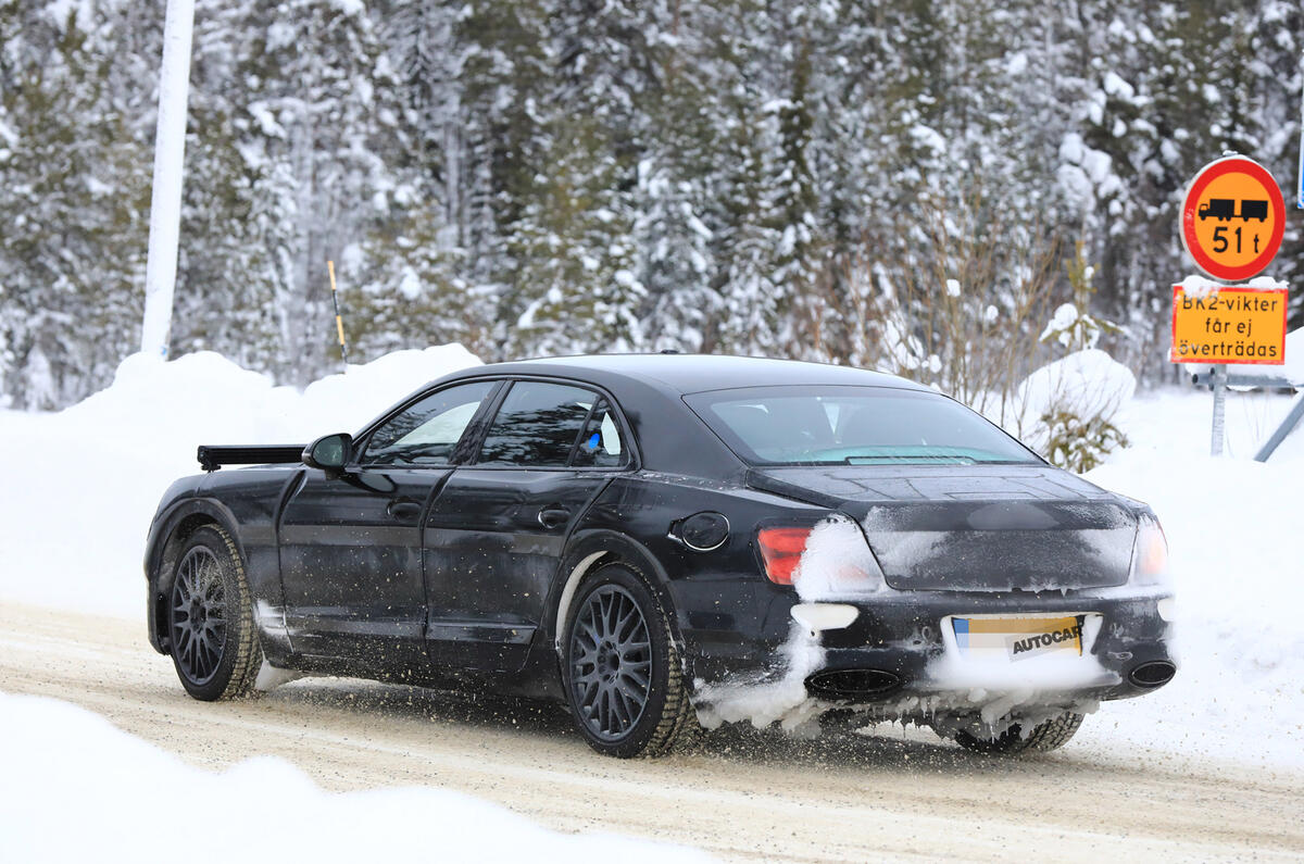 2019 Bentley Flying Spur: larger and more luxurious saloon spotted