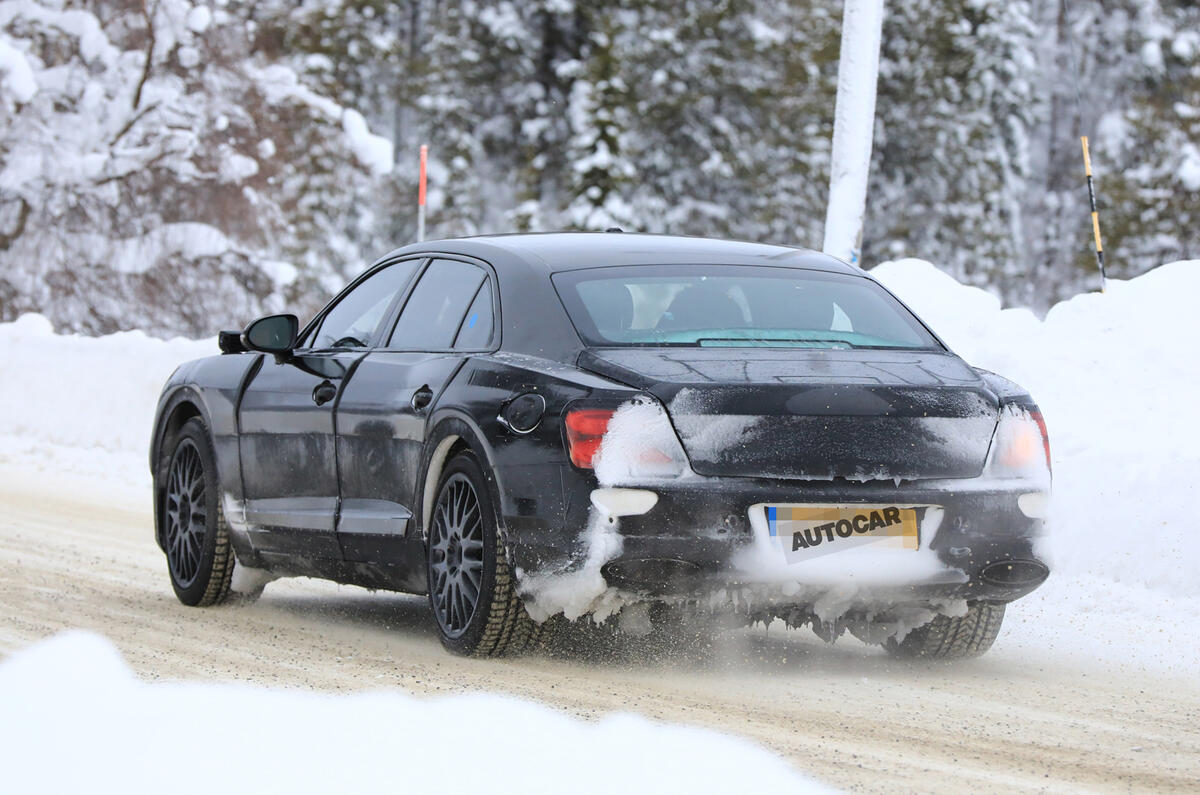2019 Bentley Flying Spur: larger and more luxurious saloon spotted