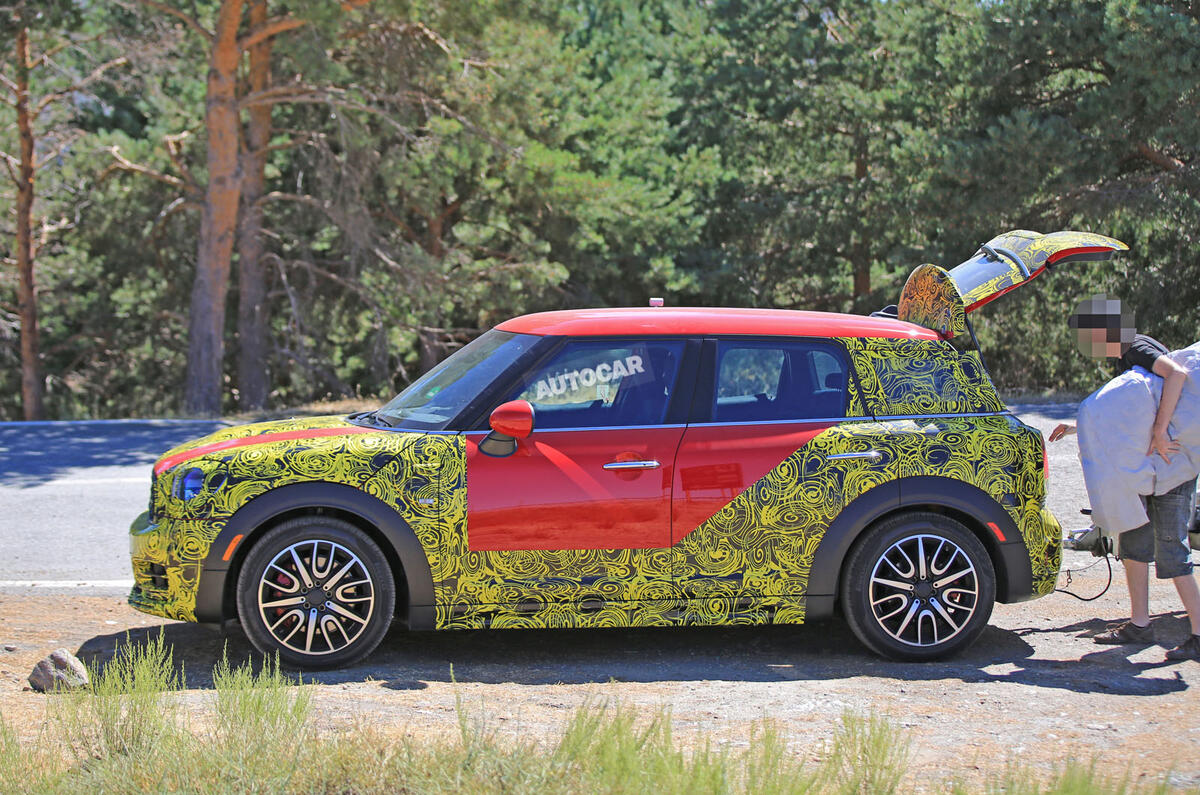 2016 Mini Countryman: new spy pictures