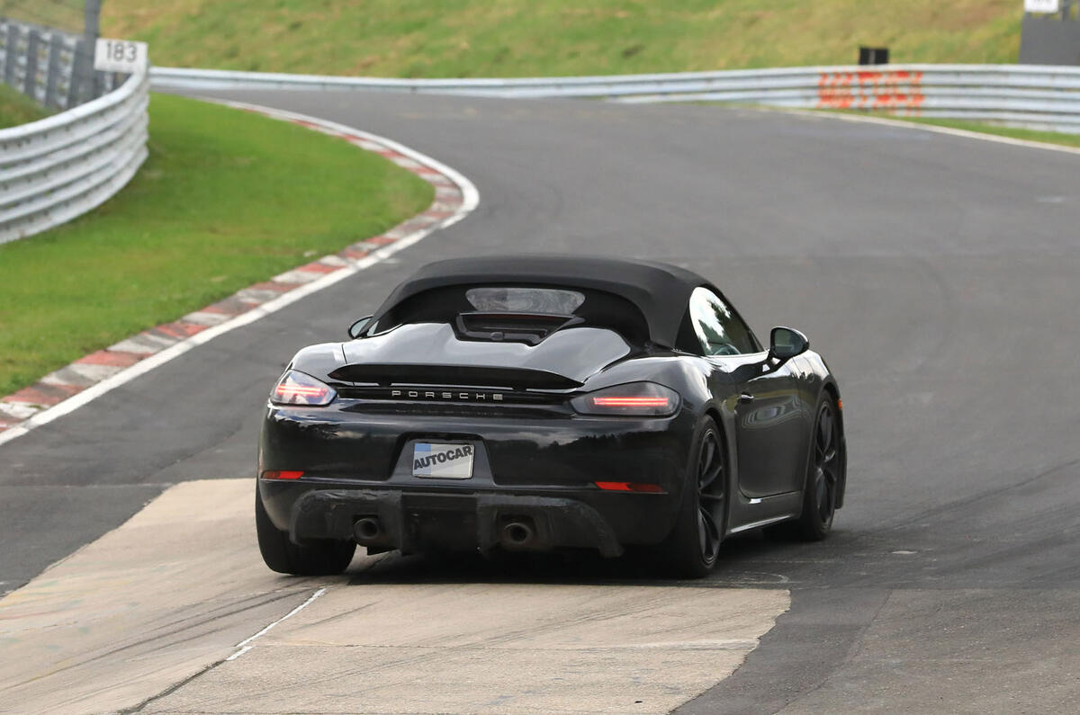 Porsche 718 Boxster Spyder: 911 GT3 flat six to power lighter varaint