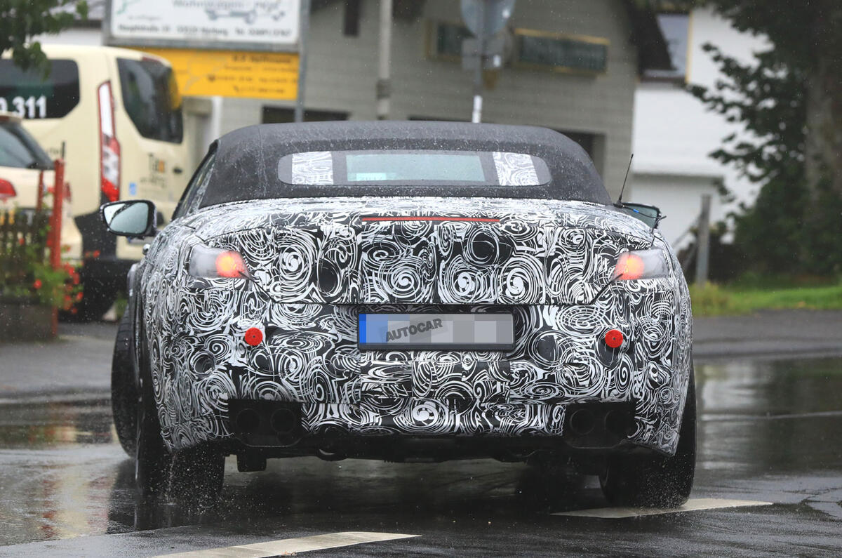 BMW M8 – new pics of M8 Convertible