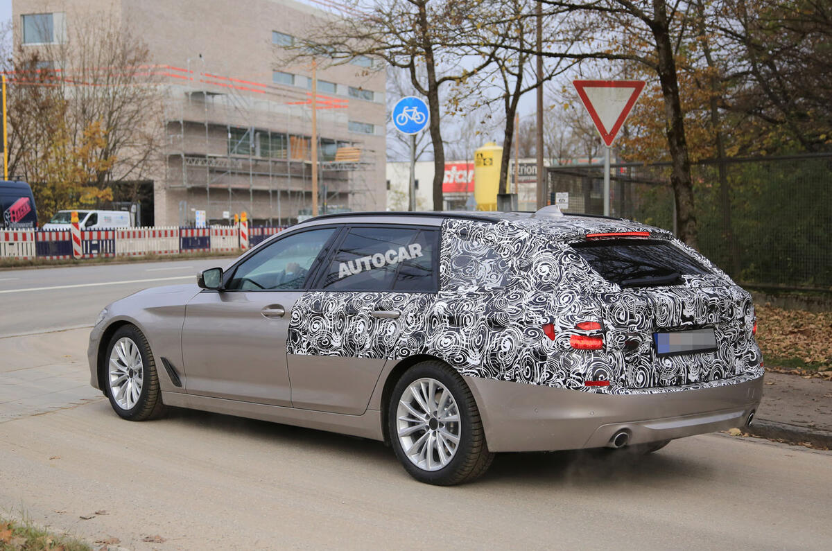 2017 BMW 5 Series Touring spotted almost undisguised
