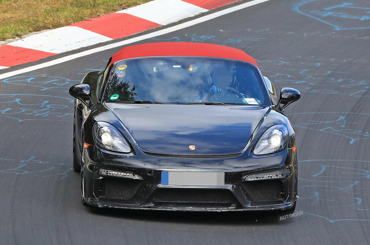Porsche 718 Boxster Spyder: new pictures show bespoke roof setup
