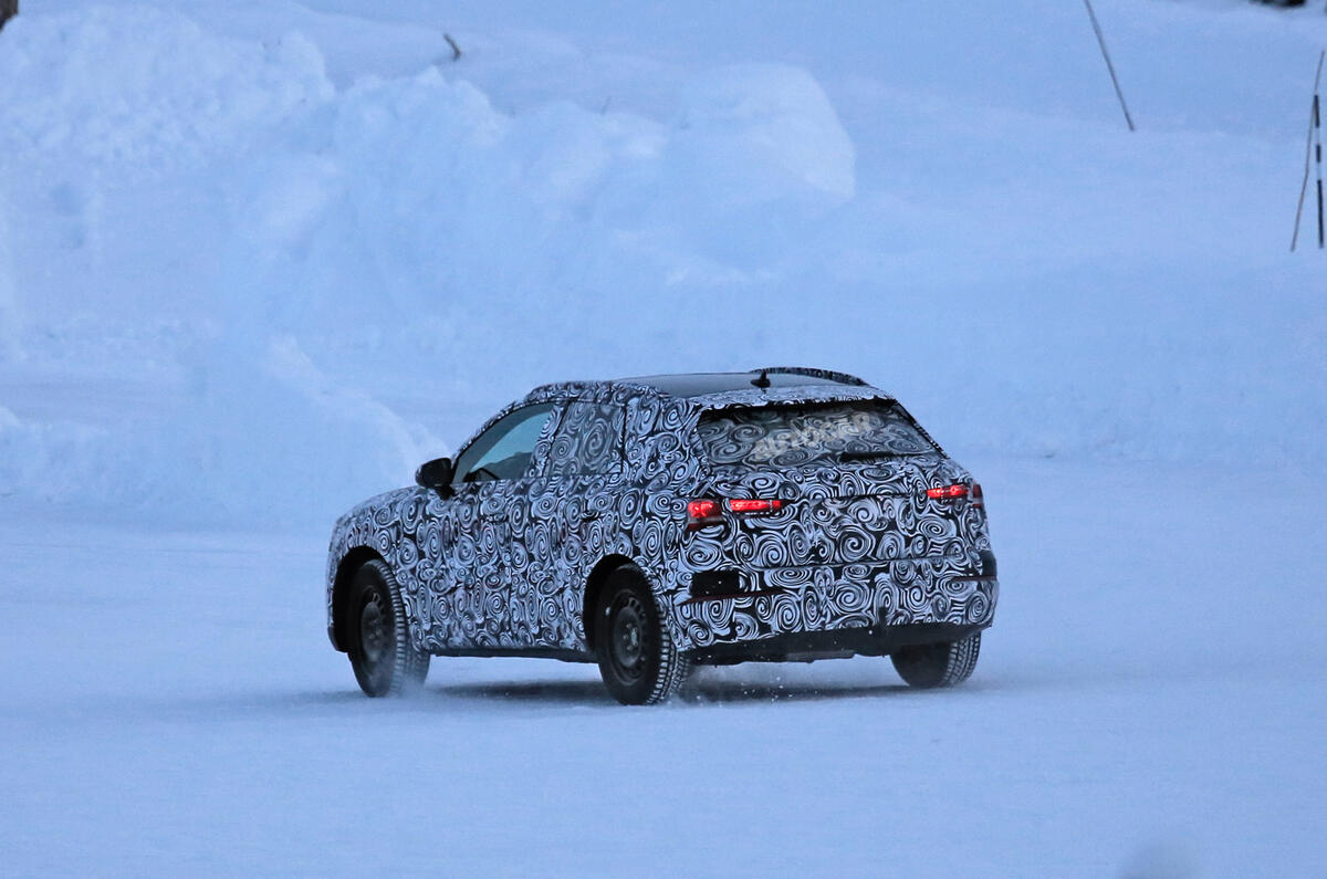 2018 Audi Q3 – new pics of future BMW X1 rival