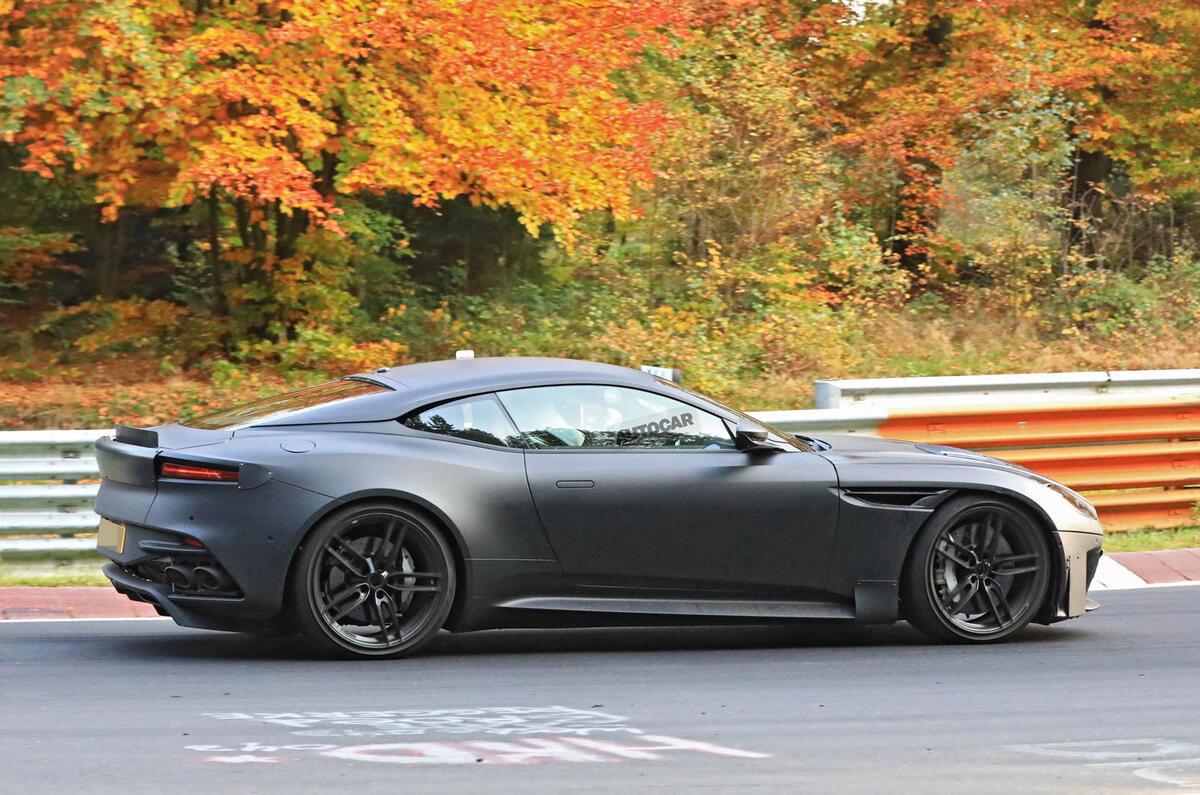 Aston Martin Vanquish to become hardcore V12 supercar in 2018