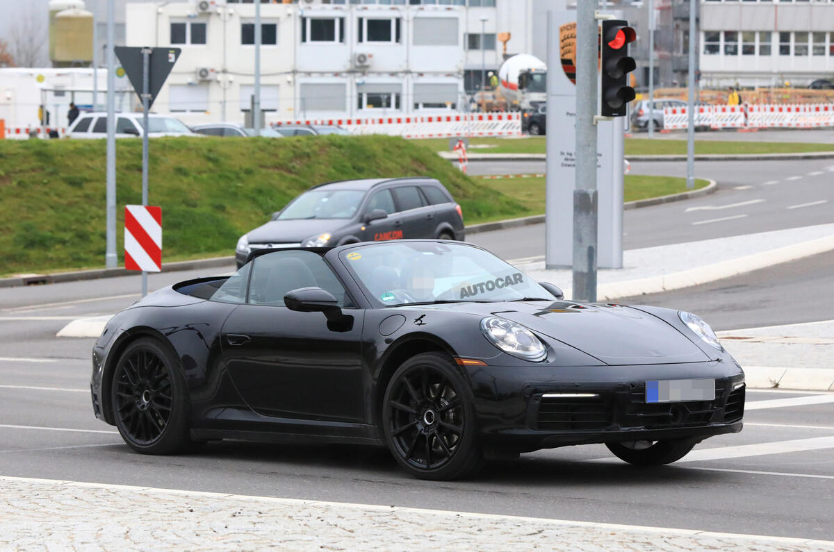 2019 Porsche 911: Speedster design influence and hybrid tech due