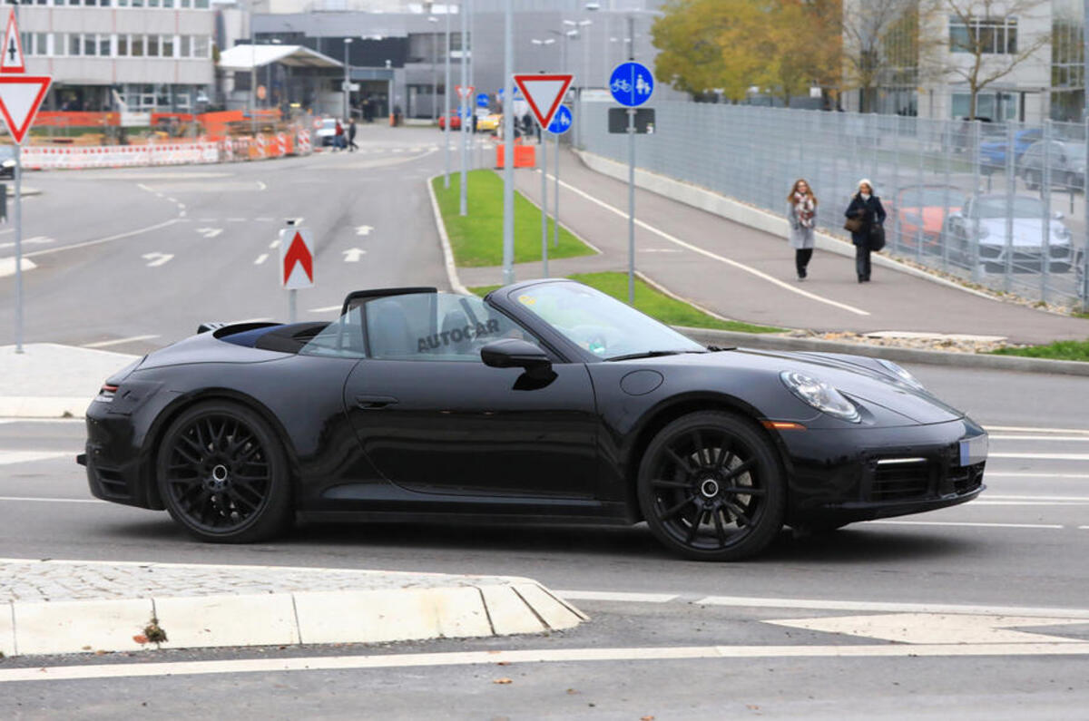 Porsche 911 hybrid to have 'close to 700bhp' with electric boost button