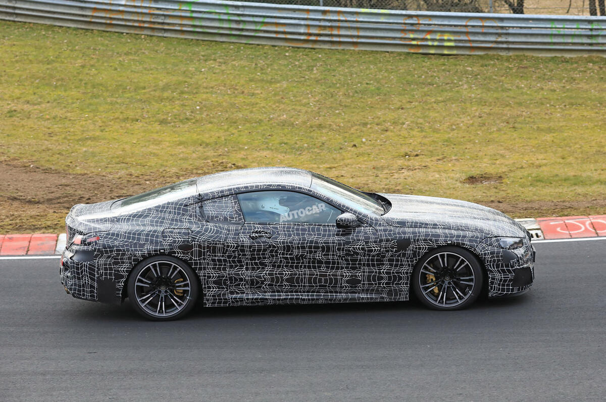 BMW M8: new pictures show coupé and convertible differences