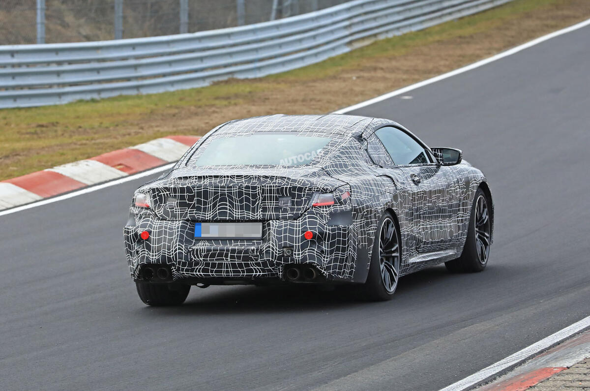 BMW M8: new pictures show coupé and convertible differences