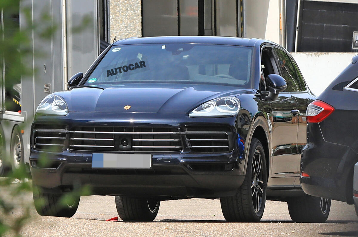 2018 Porsche Cayenne to gain 911-style tail-light strip