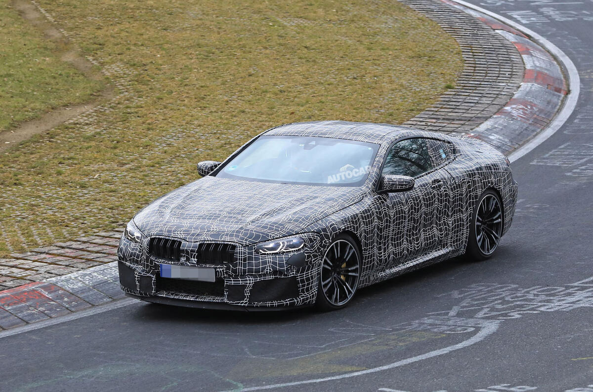 BMW M8: new pictures show coupé and convertible differences