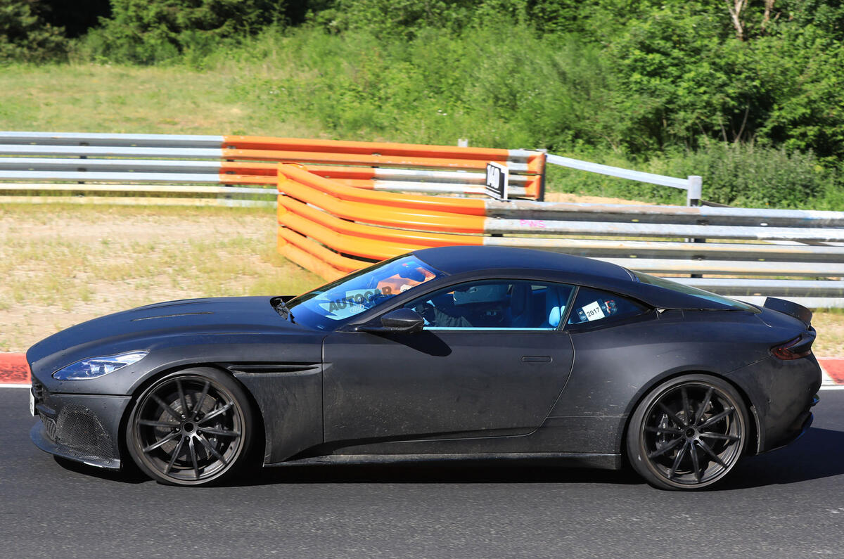 2019 - [Aston Martin] DBS Superleggera Sb1_4875_0