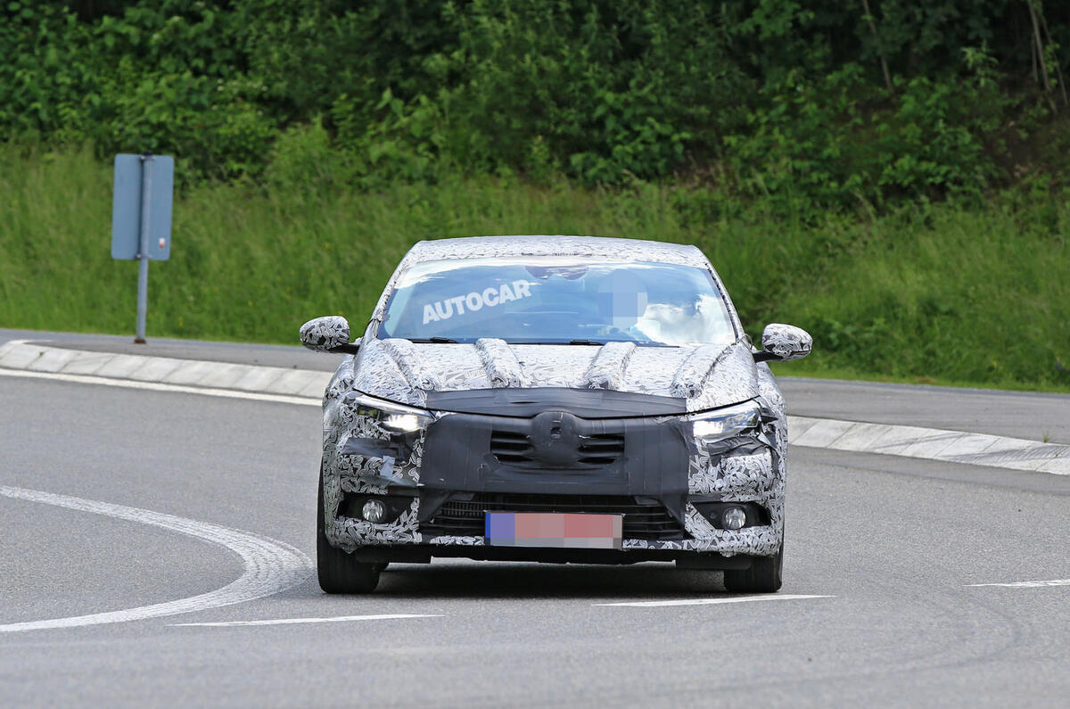 2017 Renault Mégane saloon spy shot
