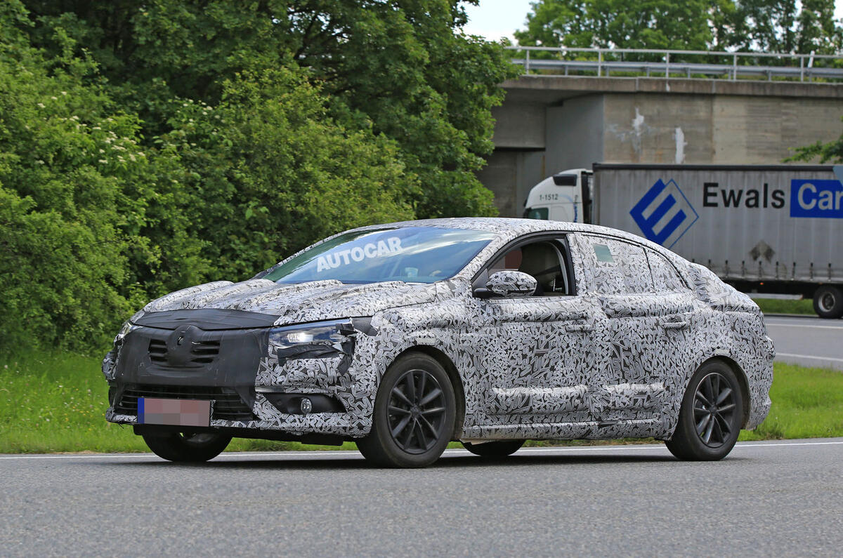 2017 Renault Mégane saloon spy shot