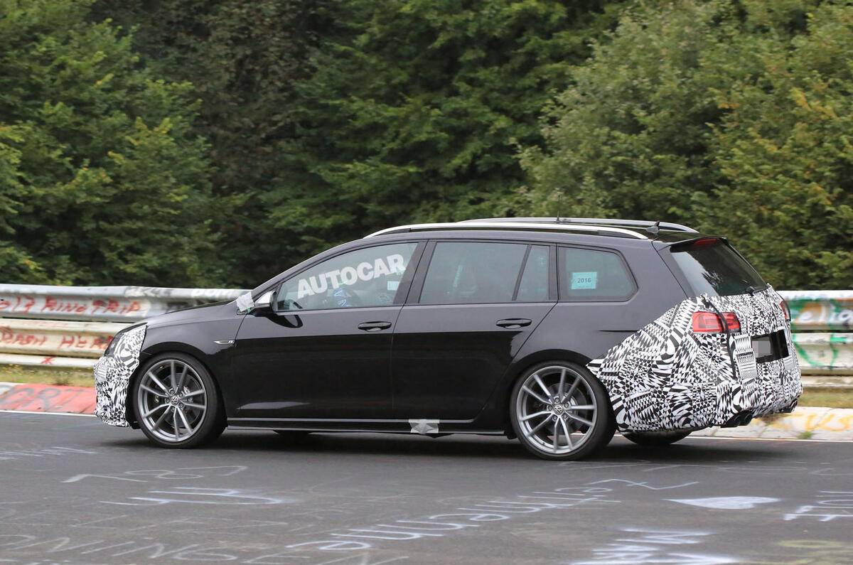 2017 Volkswagen Golf R facelift spotted in estate form at 'Ring