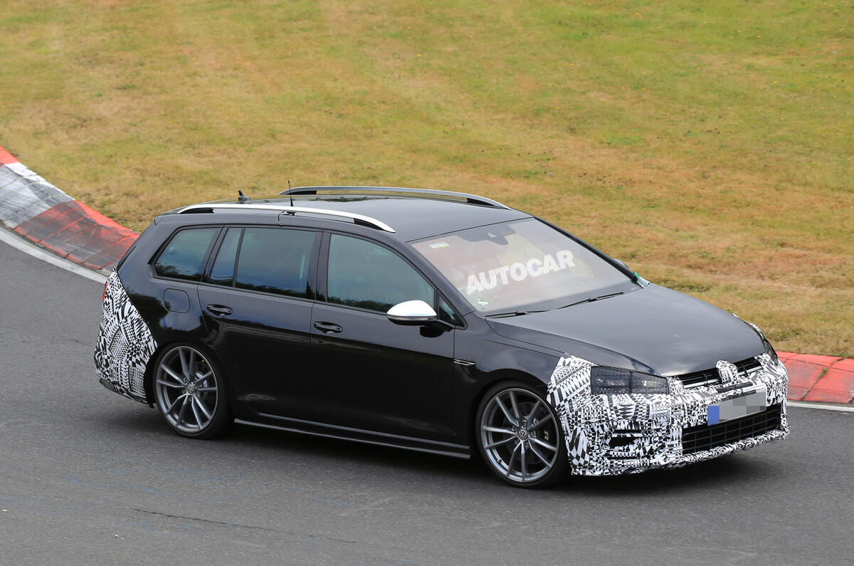 2017 Volkswagen Golf R facelift spotted in estate form at 'Ring