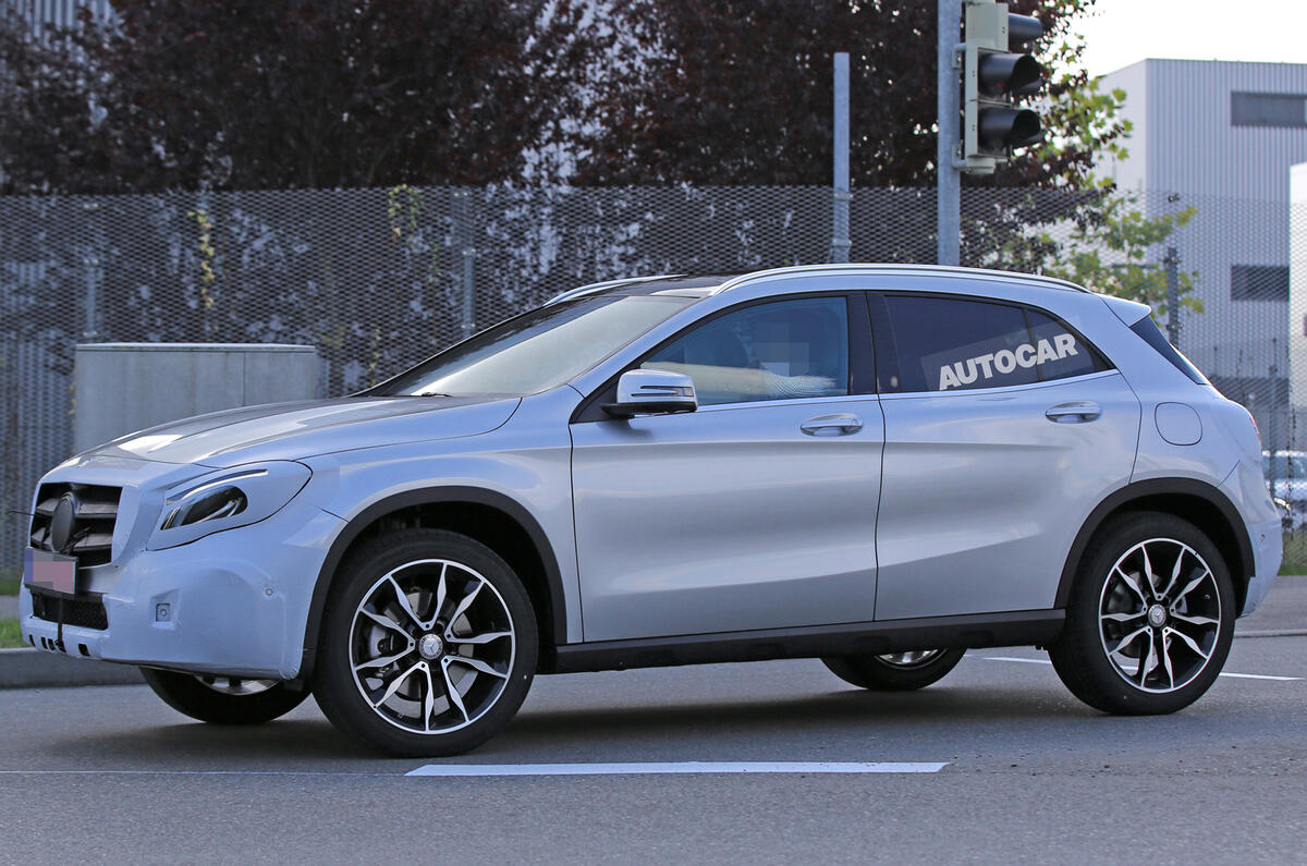 2017 Mercedes-Benz GLA previewed ahead of Detroit motor show
