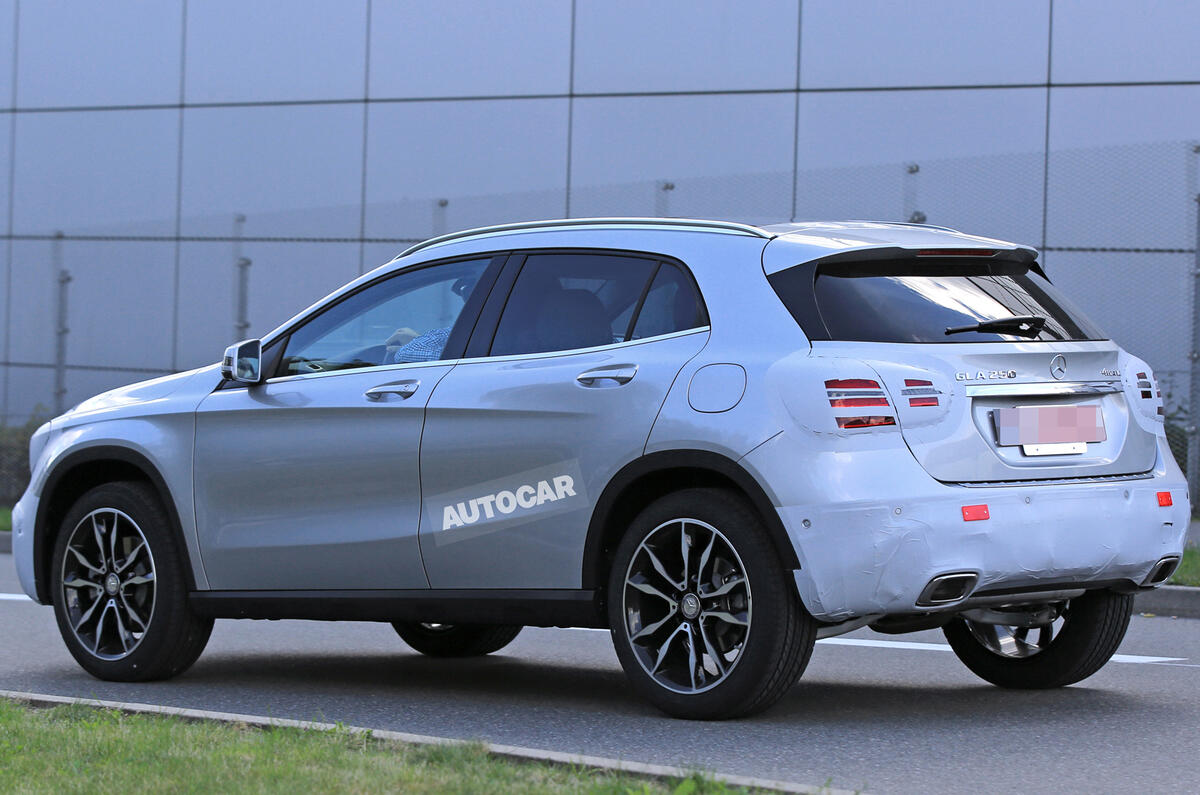 2017 Mercedes-Benz GLA previewed ahead of Detroit motor show