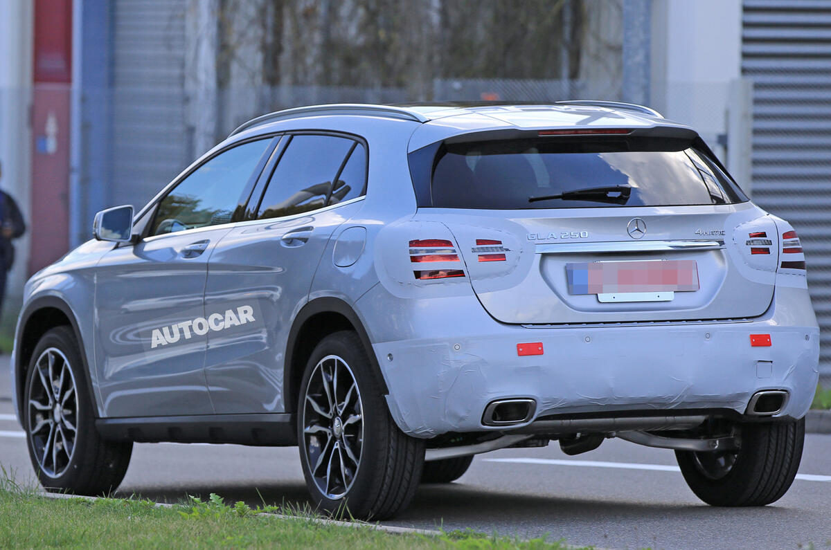 2017 Mercedes-Benz GLA previewed ahead of Detroit motor show