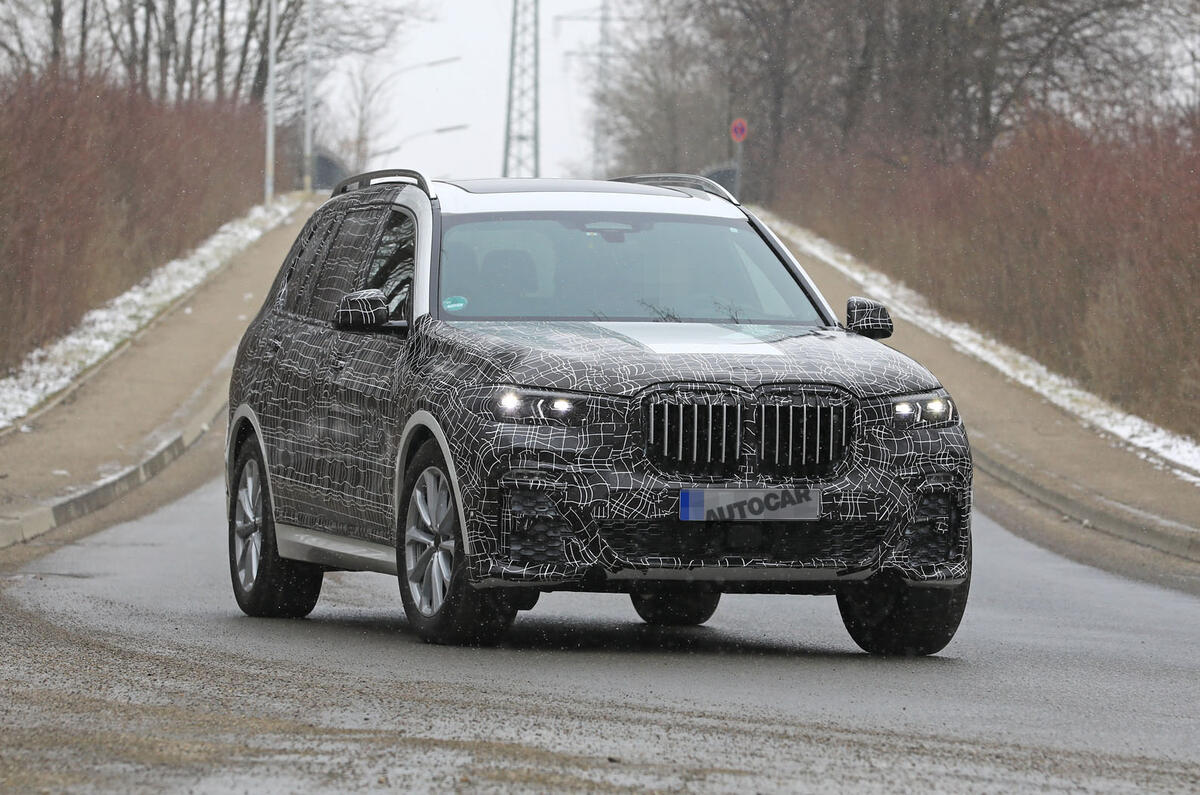 Production BMW X7: M pack variant spotted ahead of November reveal