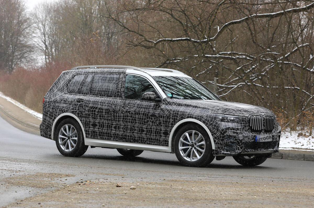 Production BMW X7: M pack variant spotted ahead of November reveal