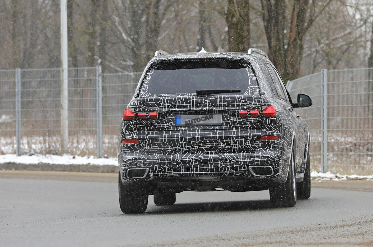 Production BMW X7: M pack variant spotted ahead of November reveal