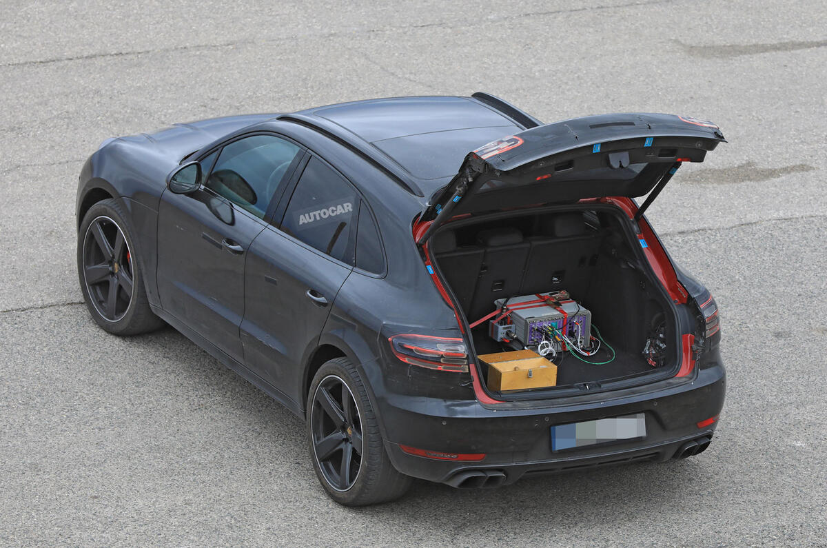 2018 Porsche Macan – new turbo V6 engines and restyled interior due