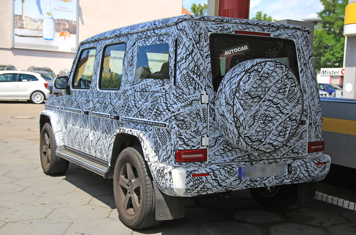 2018 Mercedes-Benz G-Class - larger platform, new V8 and LED lights due
