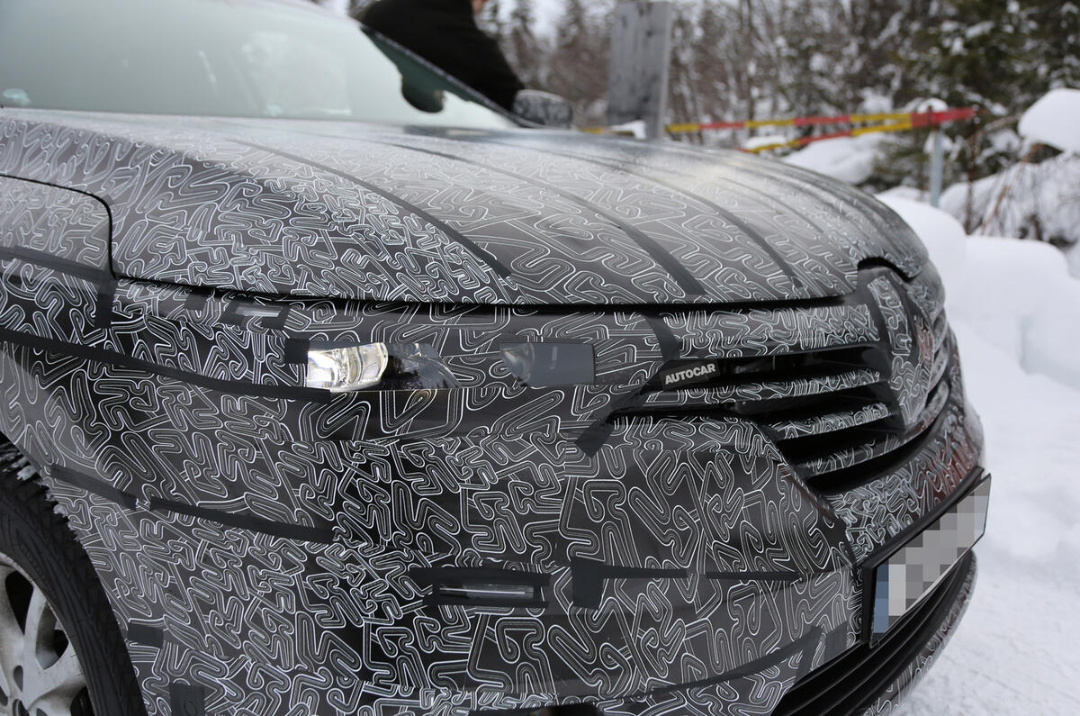 2017 Renault Koleos spy shots