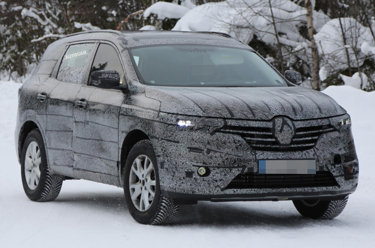 2017 Renault Koleos First Spy Shots Show Styling Of