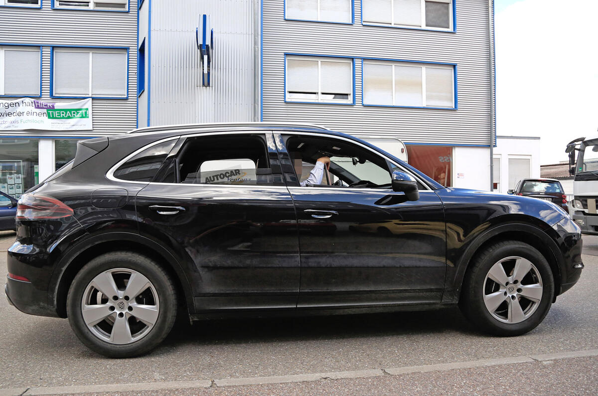 2018 Porsche Cayenne to gain 911-style tail-light strip