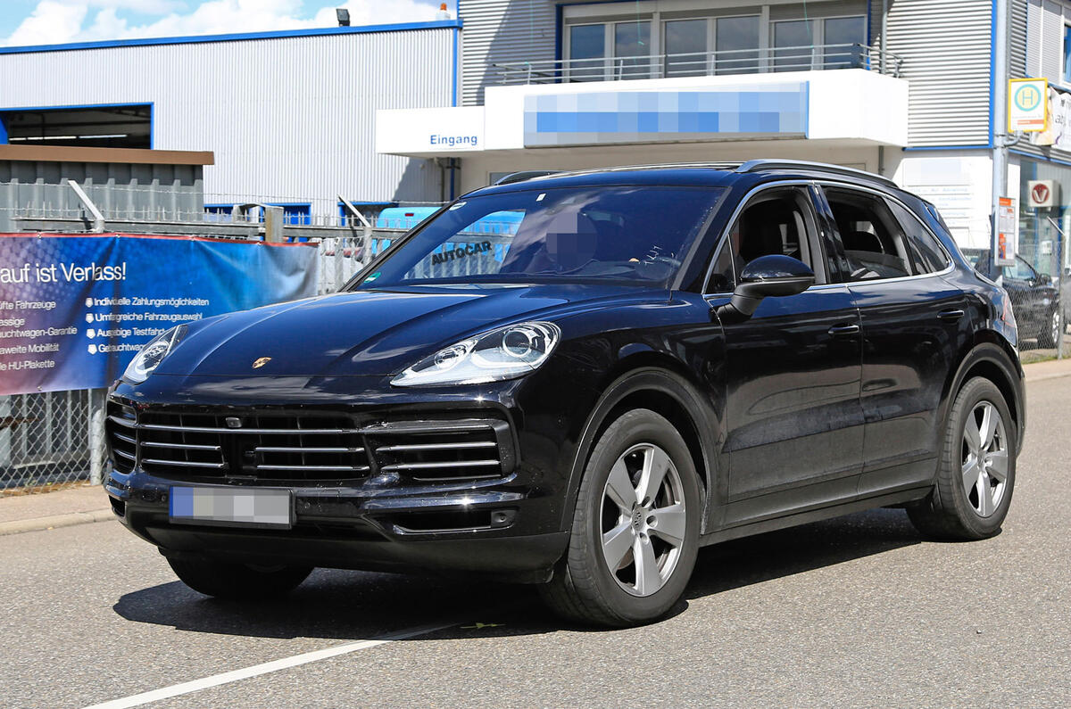 2018 Porsche Cayenne to gain 911-style tail-light strip