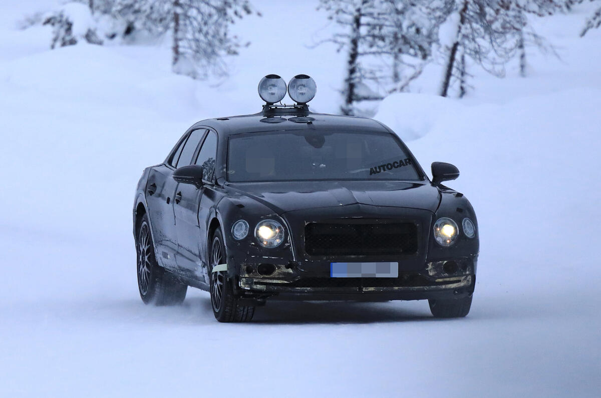 2019 Bentley Flying Spur: larger and more luxurious saloon spotted