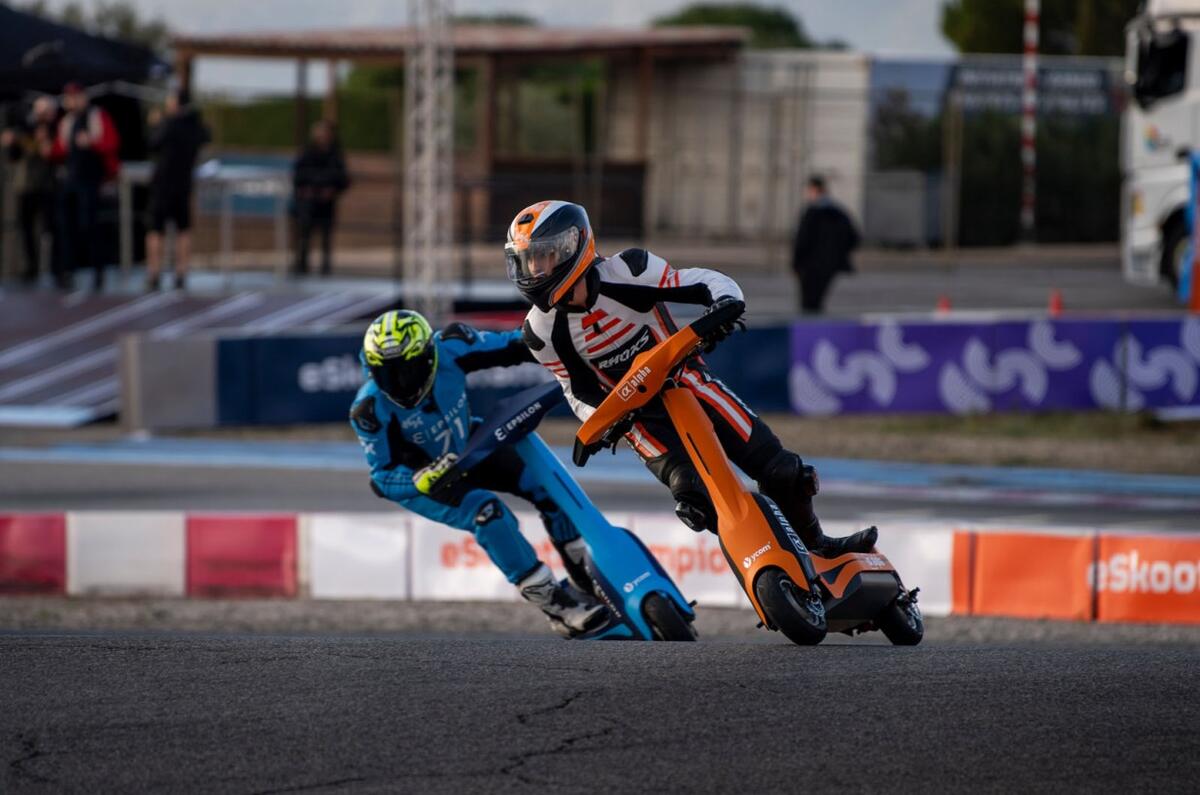 scooter racing 290