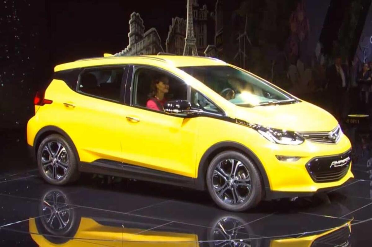 Opel Ampera-e breaks cover at Paris motor show