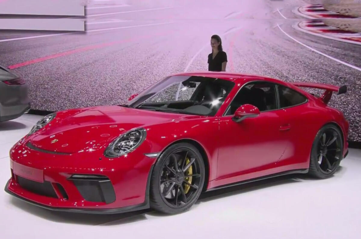Updated Porsche 911 GT3 gains manual gearbox and 9000rpm redline