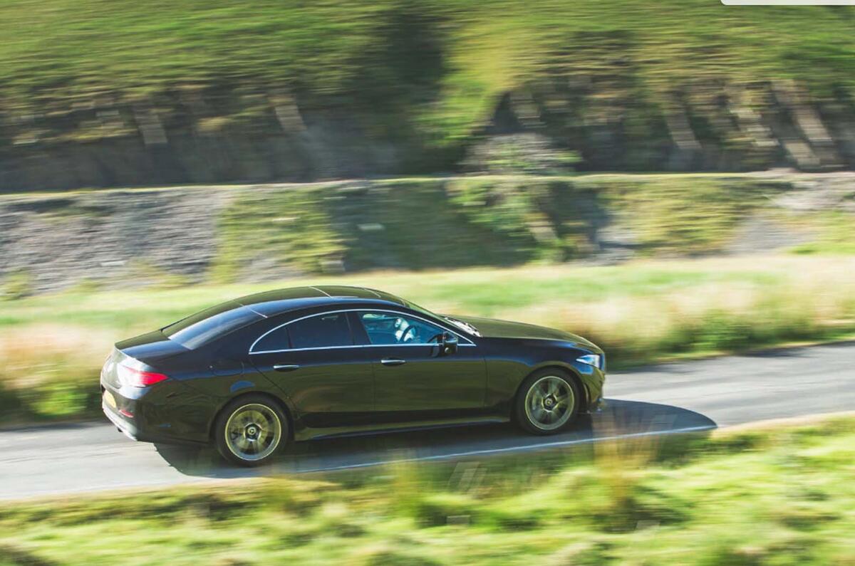 Mercedes-Benz CLS vs Porsche Panamera