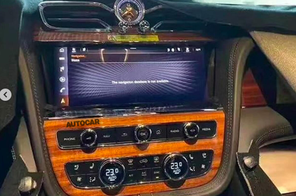 2020 Bentley Bentayga facelift leaked image - infotainment