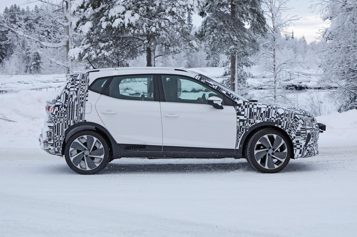 Seat Arona 2022 prototype4835 Seat Arona 2022 prototype4835