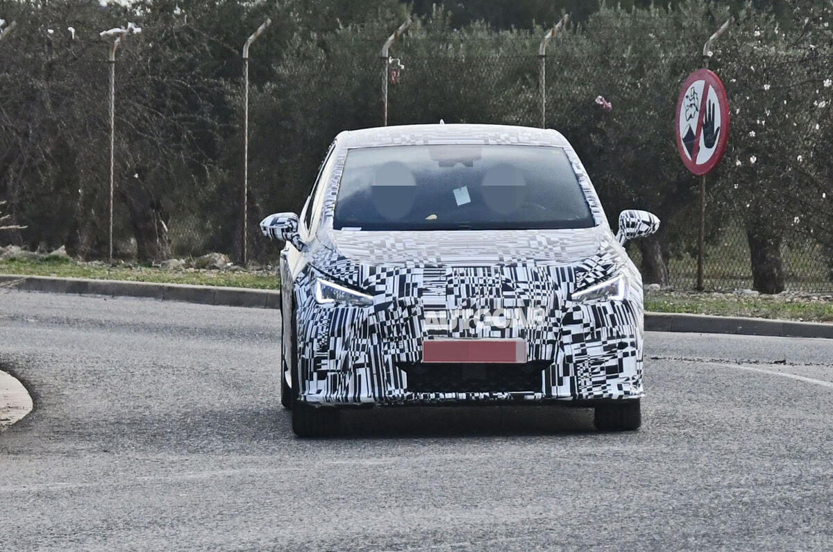 Seat El Born camo'd prototype spy photos - cornering Seat El Born camo'd prototype spy photos - cornering