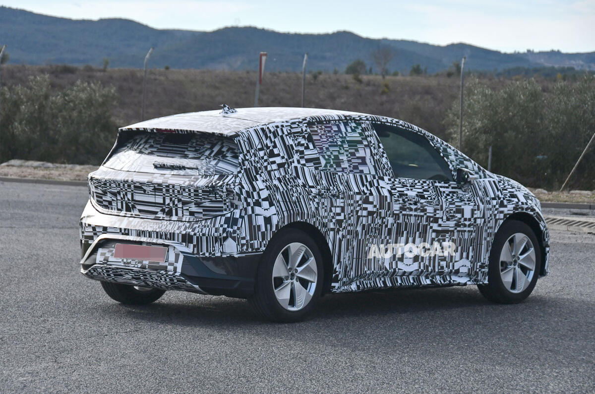 Seat El Born camo'd prototype spy photos Seat El Born camo'd prototype spy photos