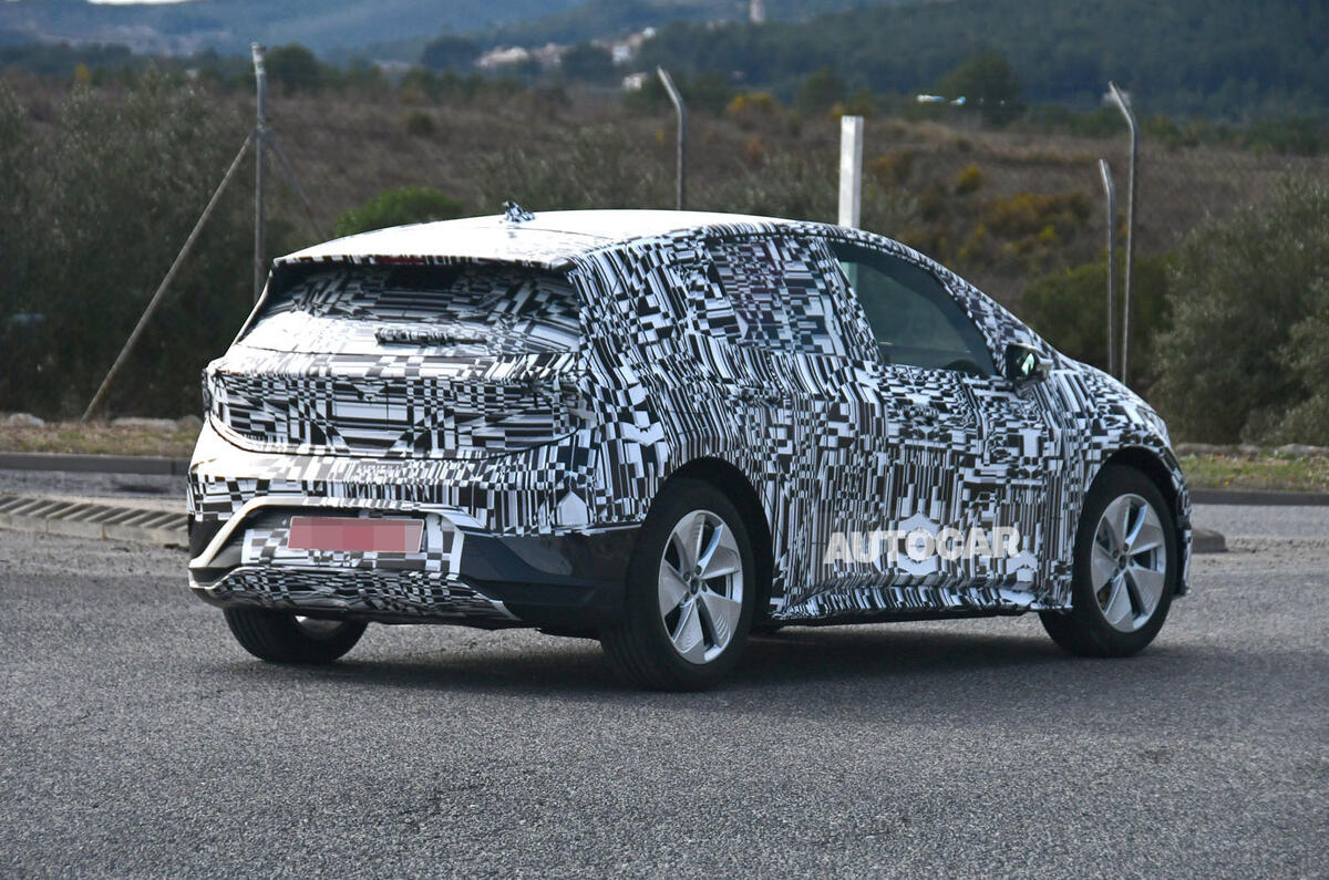 Seat El Born camo'd prototype spy photos - rear Seat El Born camo'd prototype spy photos - rear