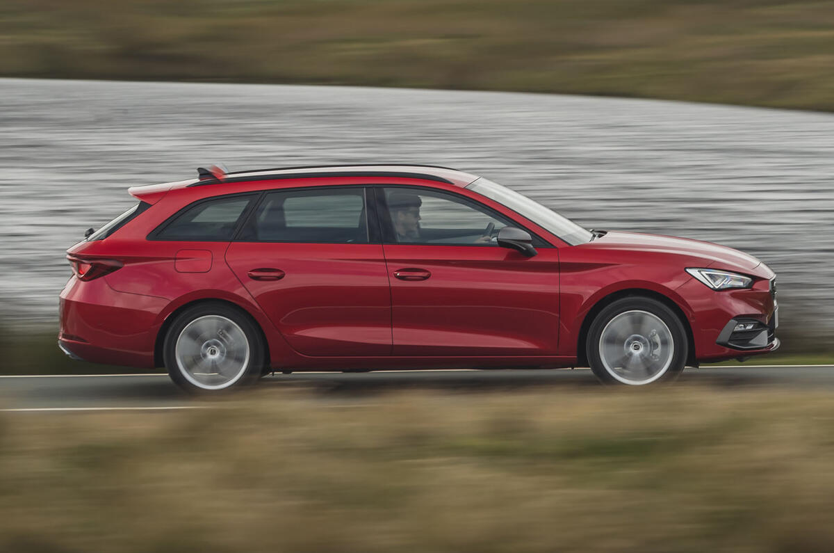 Seat Leon Estate 2020 side red Seat Leon Estate 2020 side red