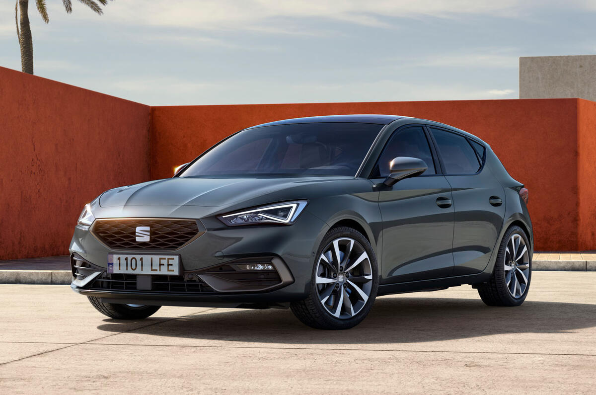 Seat Leon update 2024 hatch front quarter